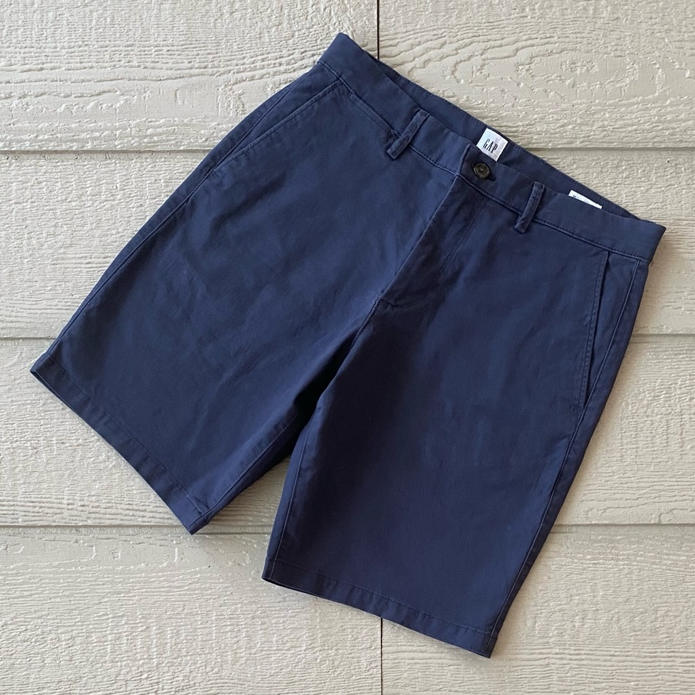 Gap Essential Khaki 10" Shorts